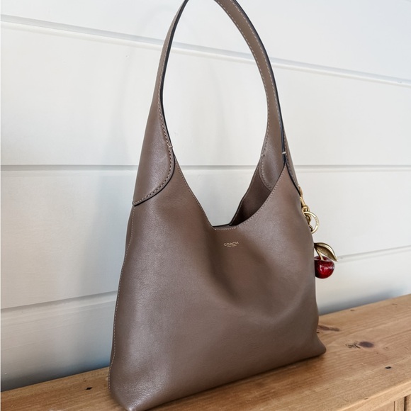 Coach Brooklyn 28 - Picture 3 of 8